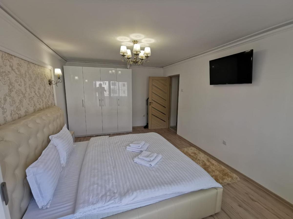 Apartament Gold Luxury Apartment Tirgu Ocna Exterior photo