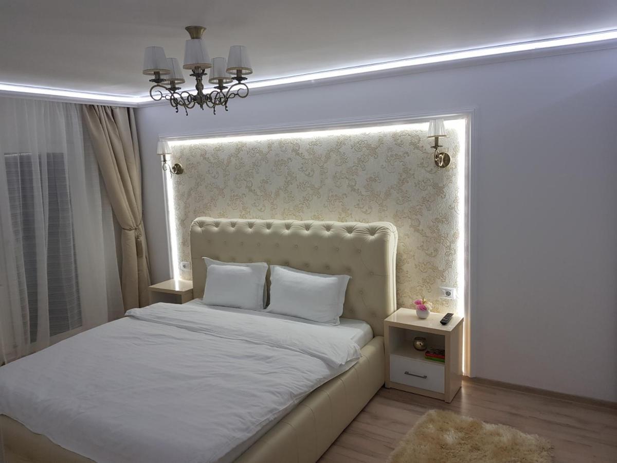 Apartament Gold Luxury Apartment Tirgu Ocna Exterior photo